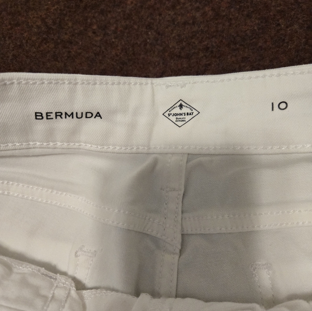 New! St. Johns Bay 11in Bermunda Short White Size 10 - Picture 5 of 10